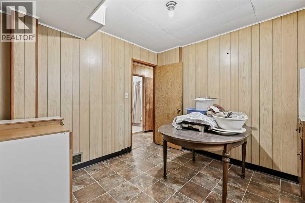 Single Family House Bungalow for Sale in   Avenue NE Winston Heights/Mountview Calgary 