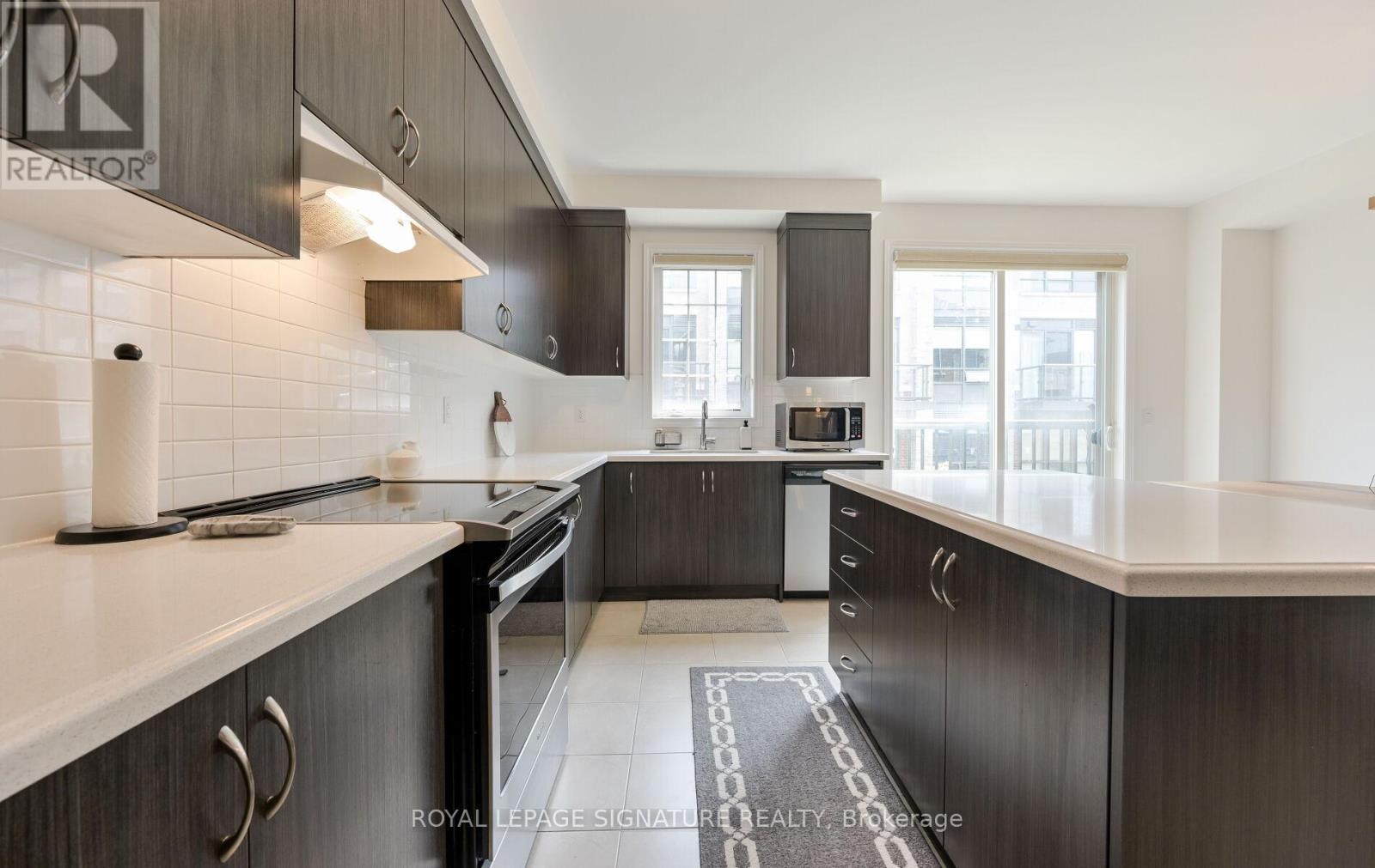 Photo 16 of 31 Faye Street, Brampton ON