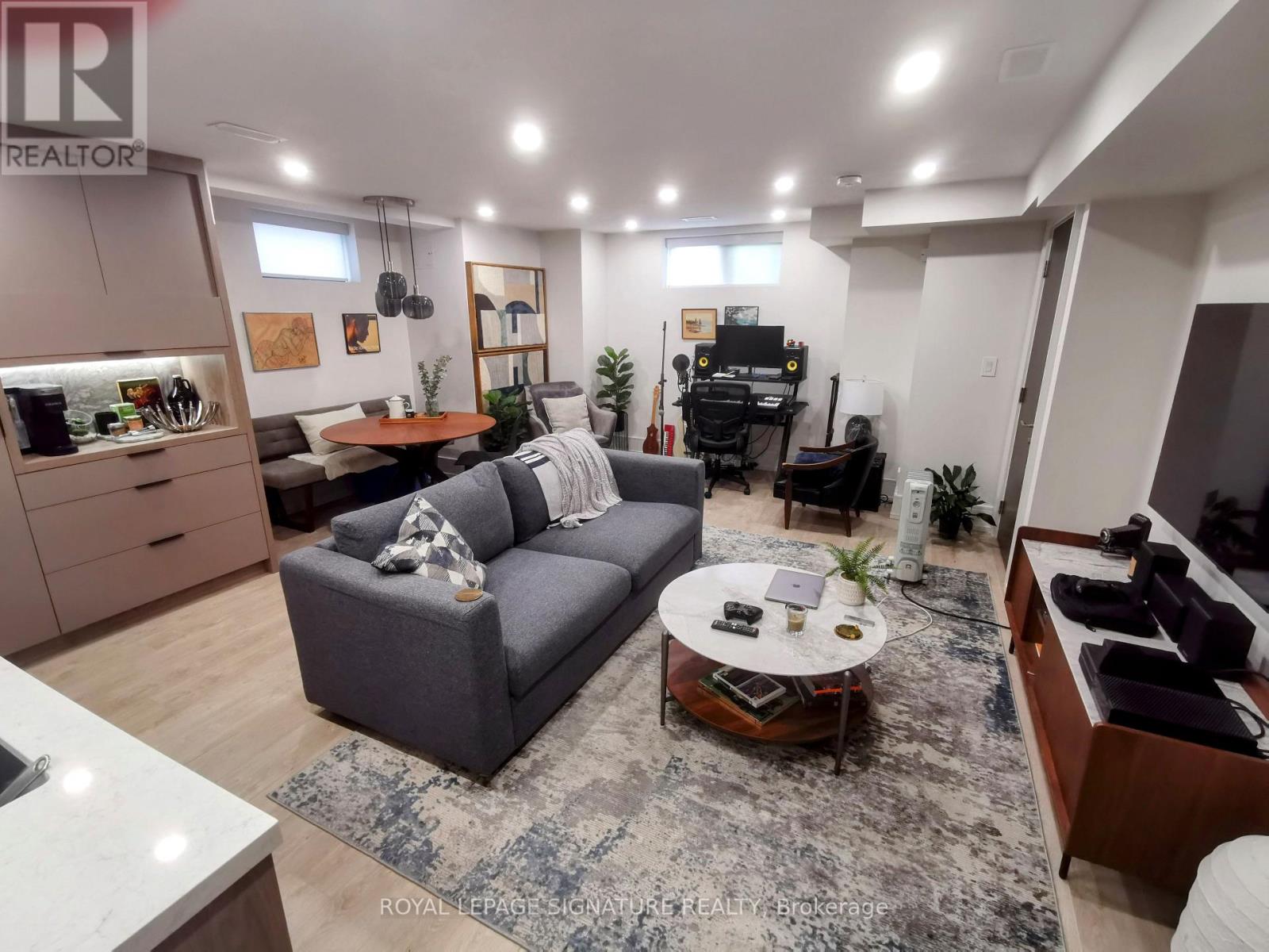 Photo 5 of Bsmt 20 Lukow Terrace, Toronto ON
