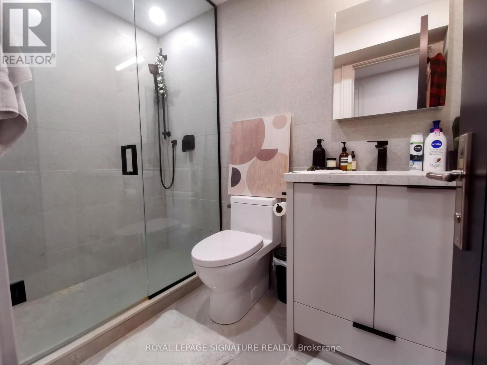 Photo 4 of Bsmt 20 Lukow Terrace, Toronto ON