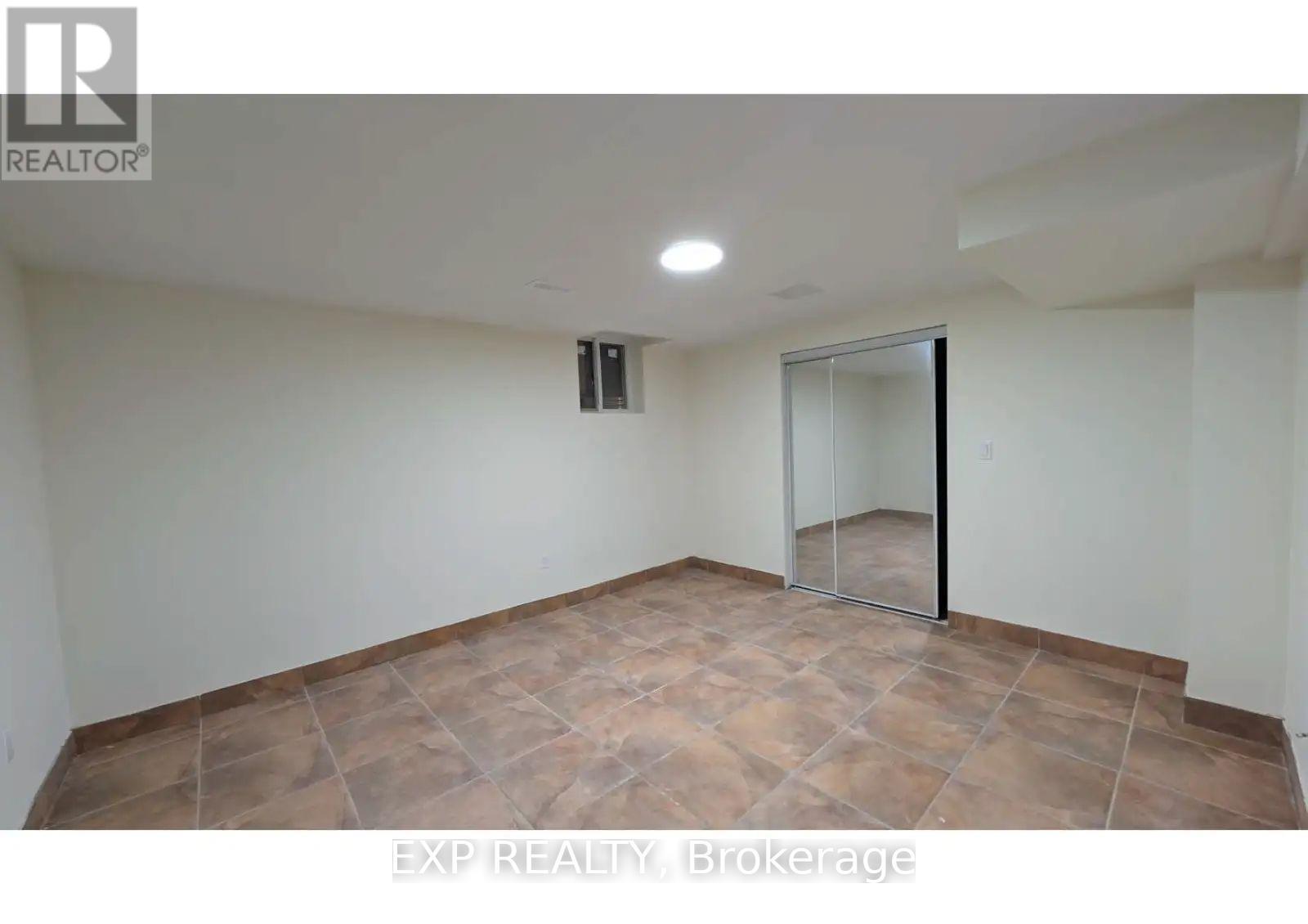 Photo 3 of 105 Bayridge Drive, Brampton ON