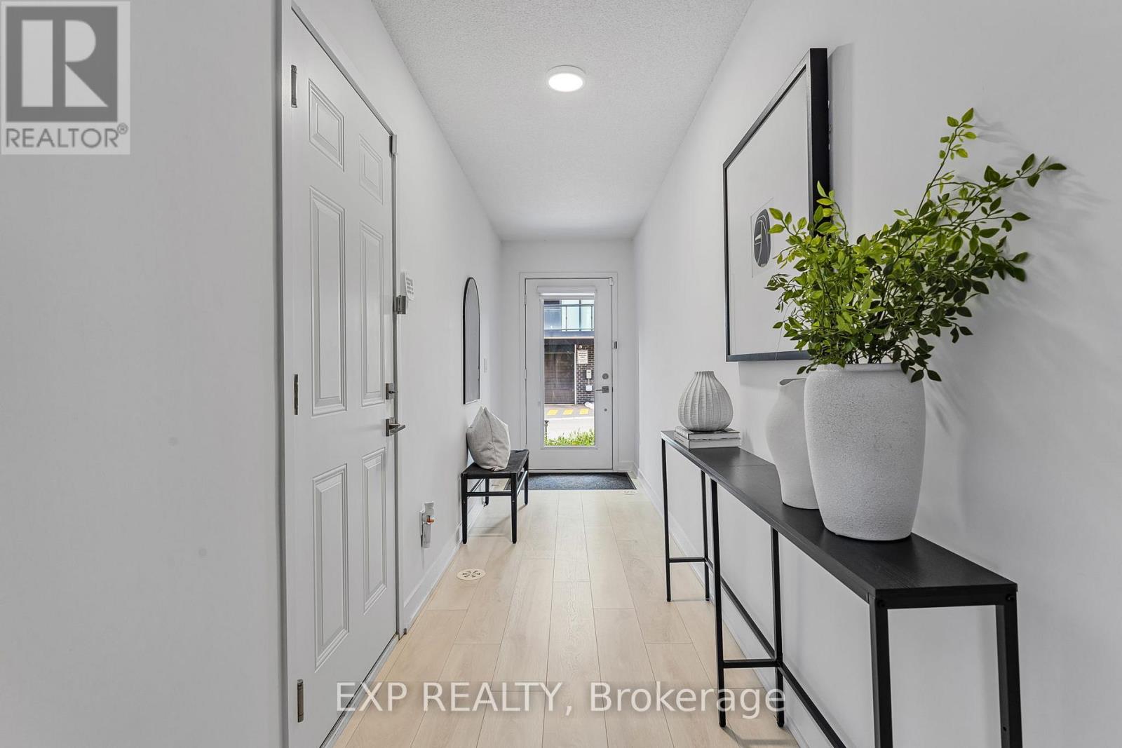 Photo 2 of 90 1121 Cooke Boulevard, Burlington ON