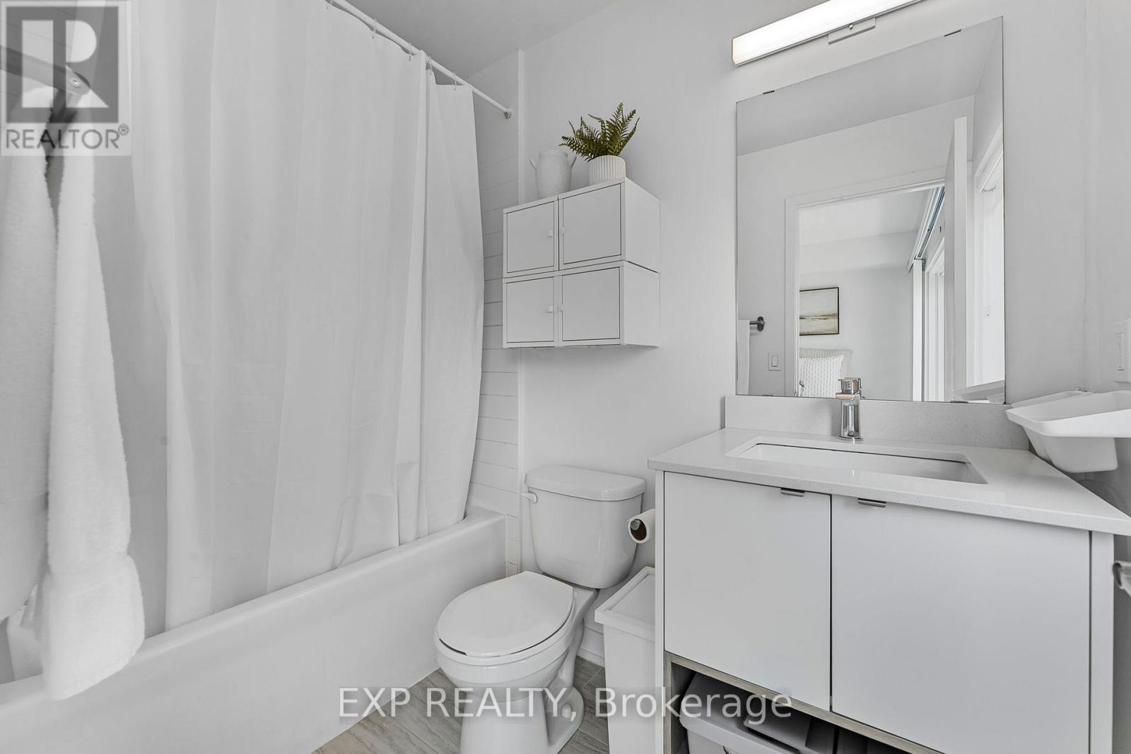 Photo 4 of 90 1121 Cooke Boulevard, Burlington ON