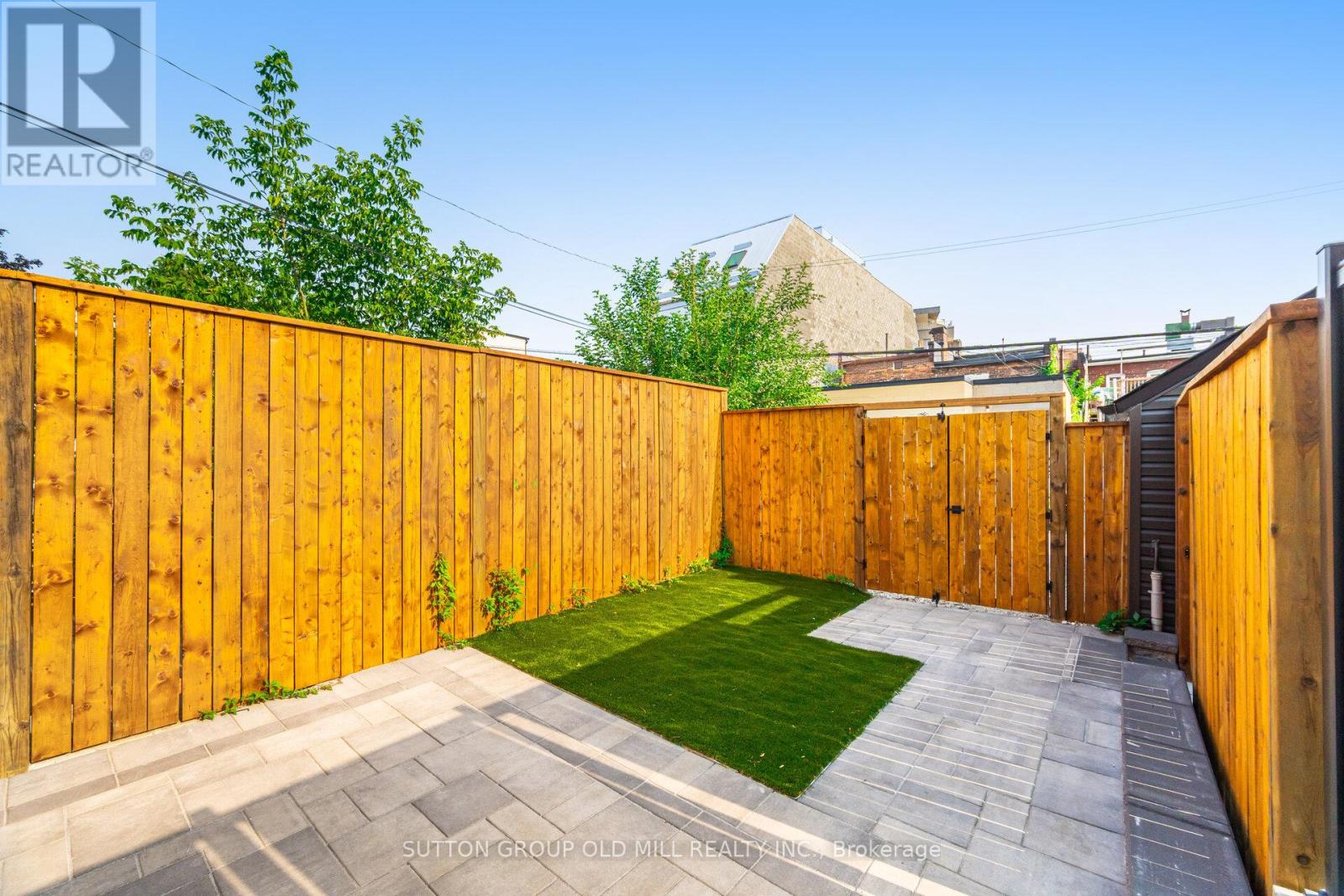 Photo 3 of 2 23 Maria Street, Toronto ON