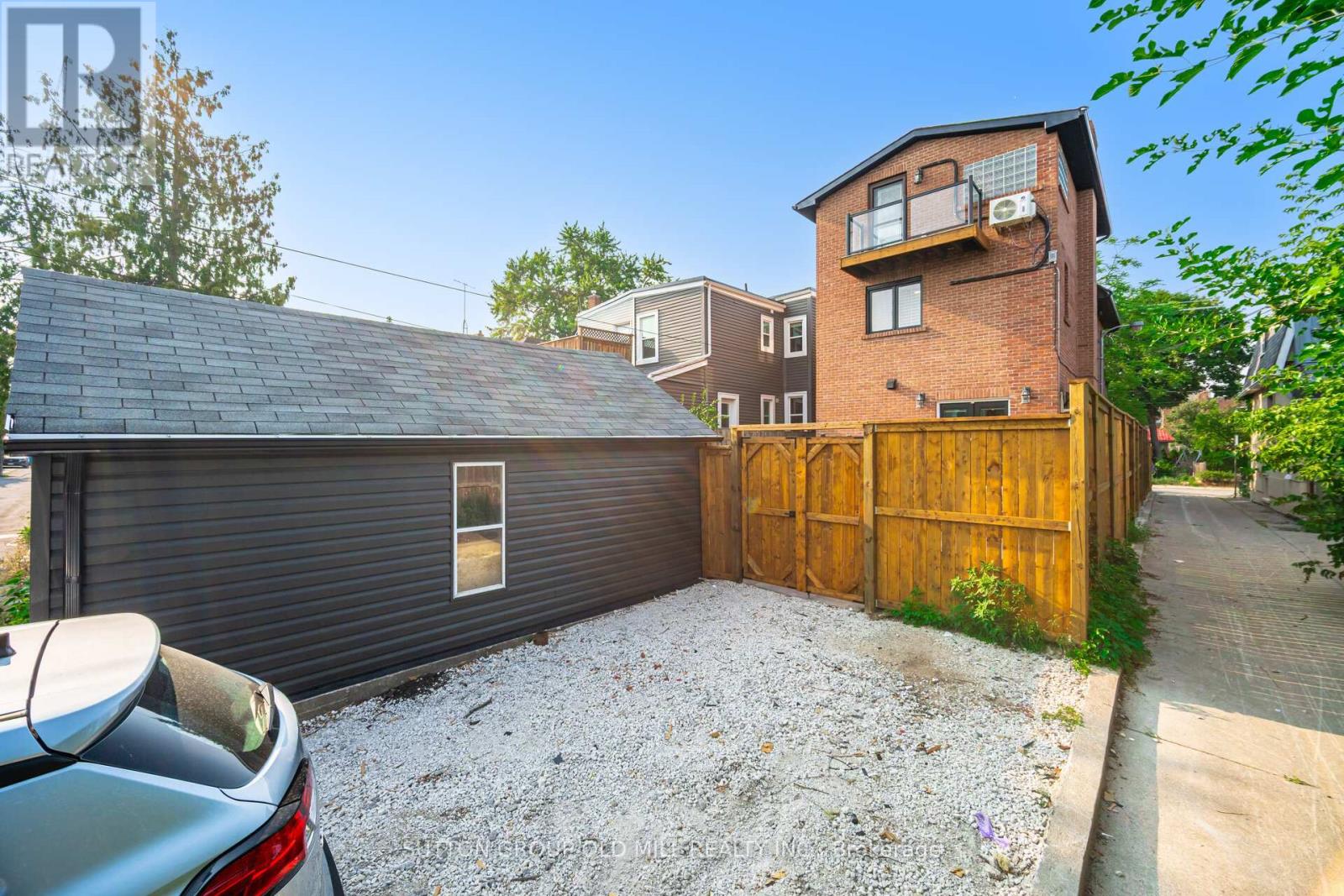 Photo 4 of 2 23 Maria Street, Toronto ON