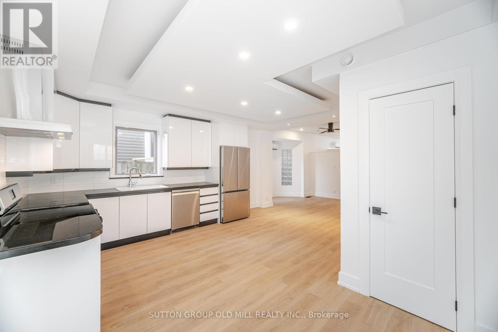 Photo 11 of 2 23 Maria Street, Toronto ON