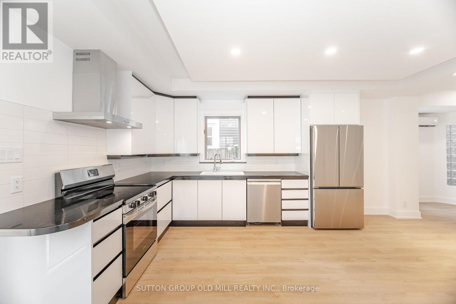 Photo 6 of 2 23 Maria Street, Toronto ON
