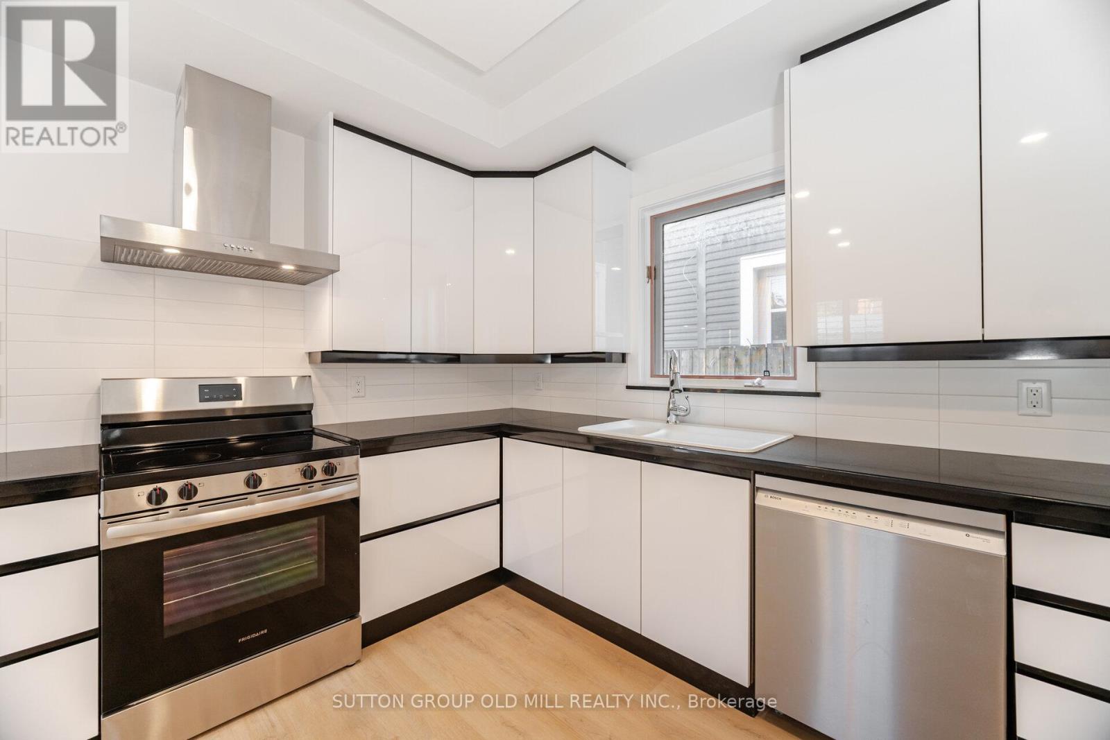 Photo 17 of 2 23 Maria Street, Toronto ON