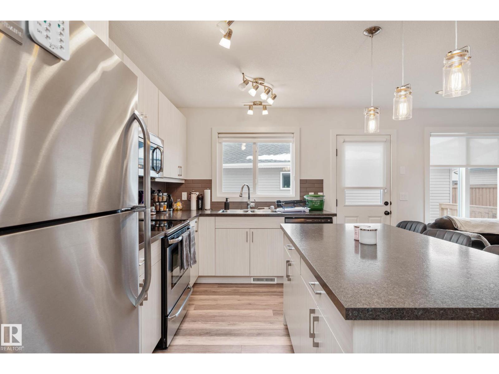 Photo 13 of 7204 Cardinal Wy Sw, Edmonton AB