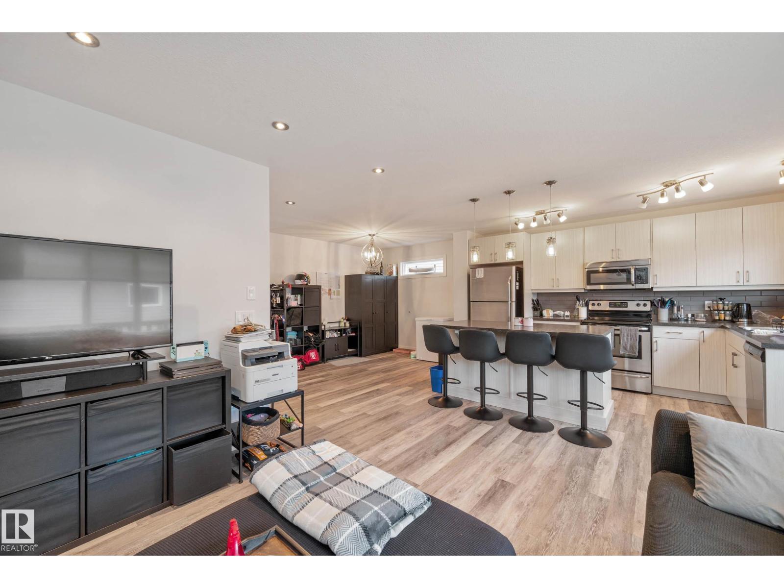 Photo 9 of 7204 Cardinal Wy Sw, Edmonton AB