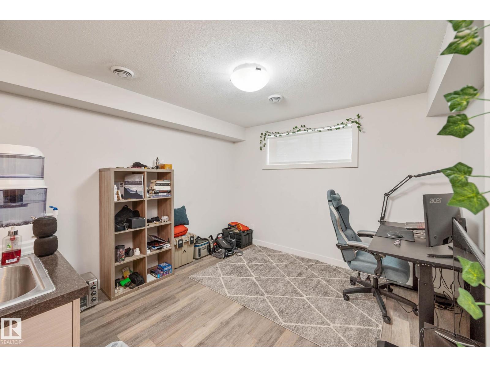 Photo 33 of 7204 Cardinal Wy Sw, Edmonton AB