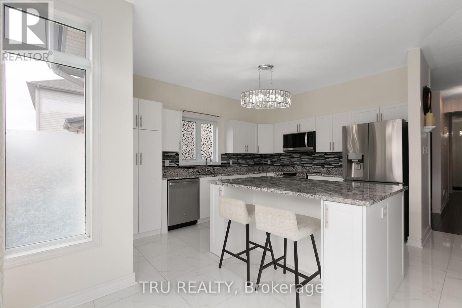 Photo 23 of 18 Gannet Street W, Ottawa ON