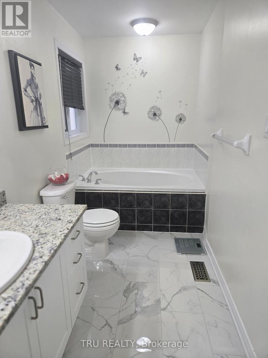 Photo 37 of 18 Gannet Street W, Ottawa ON