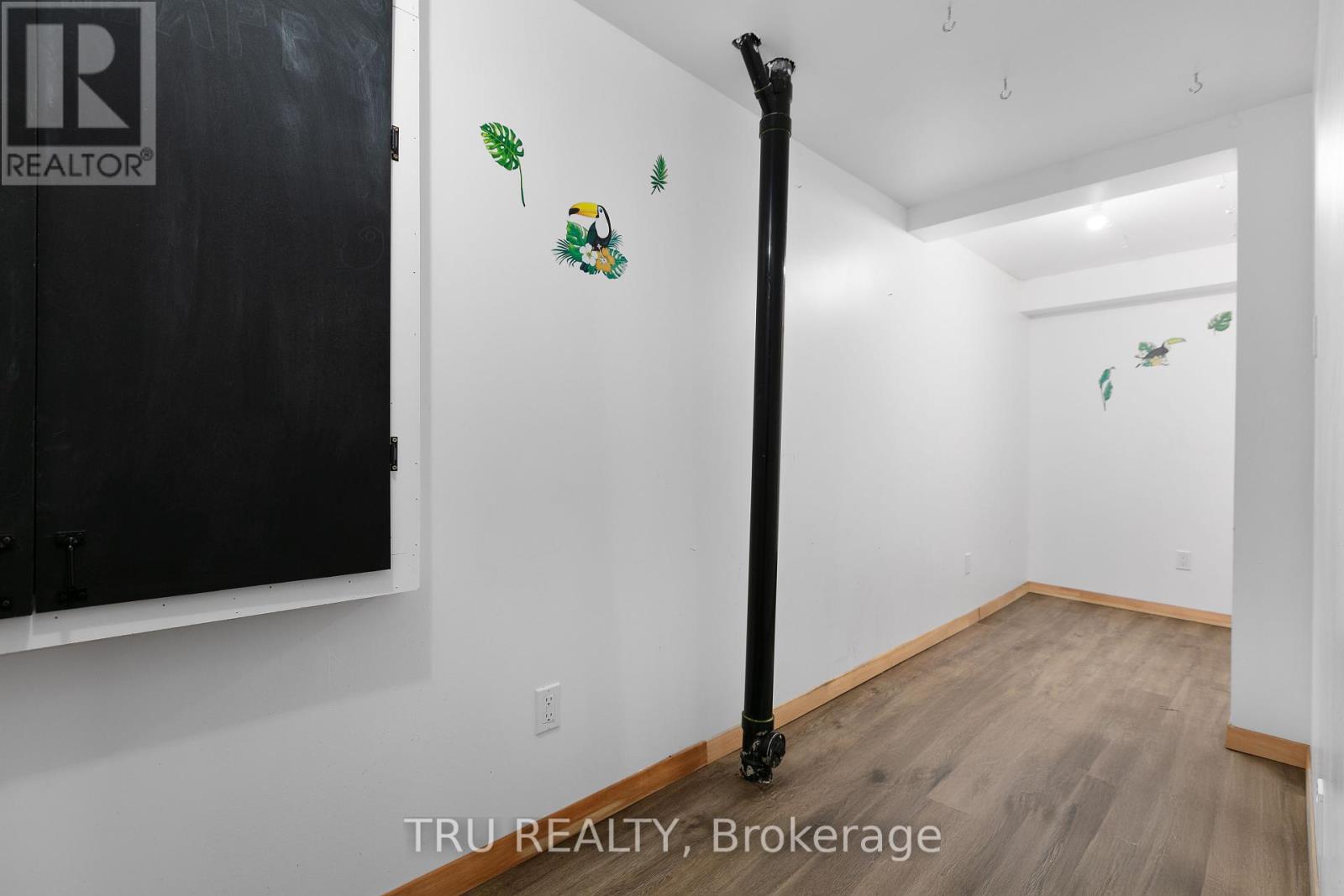 Photo 25 of 18 Gannet Street W, Ottawa ON