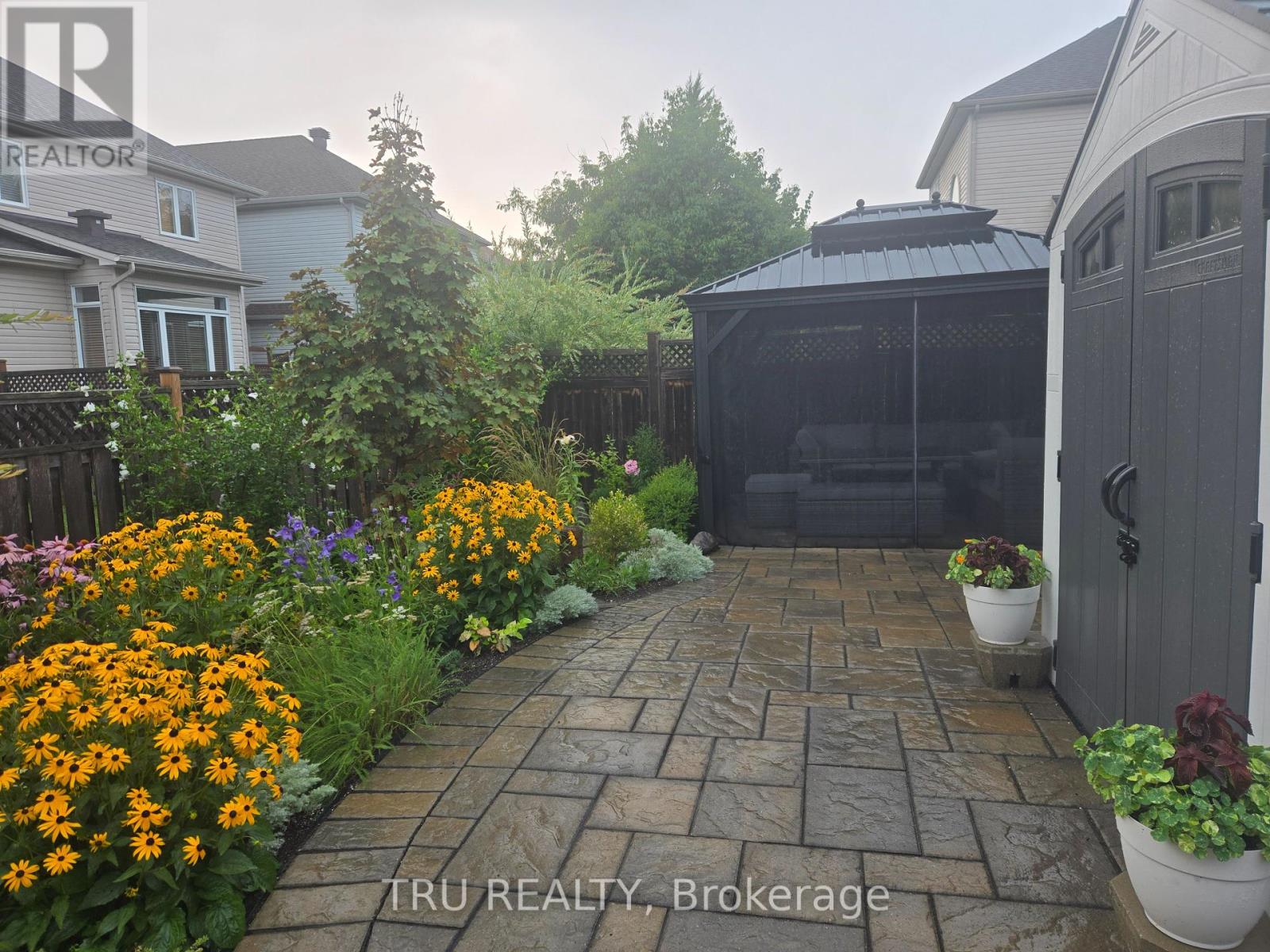 Photo 19 of 18 Gannet Street W, Ottawa ON