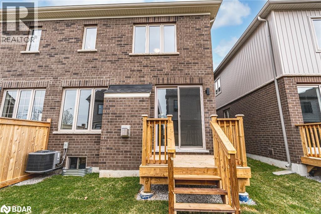 Photo 13 of 25 Amsterdam Drive, Barrie ON