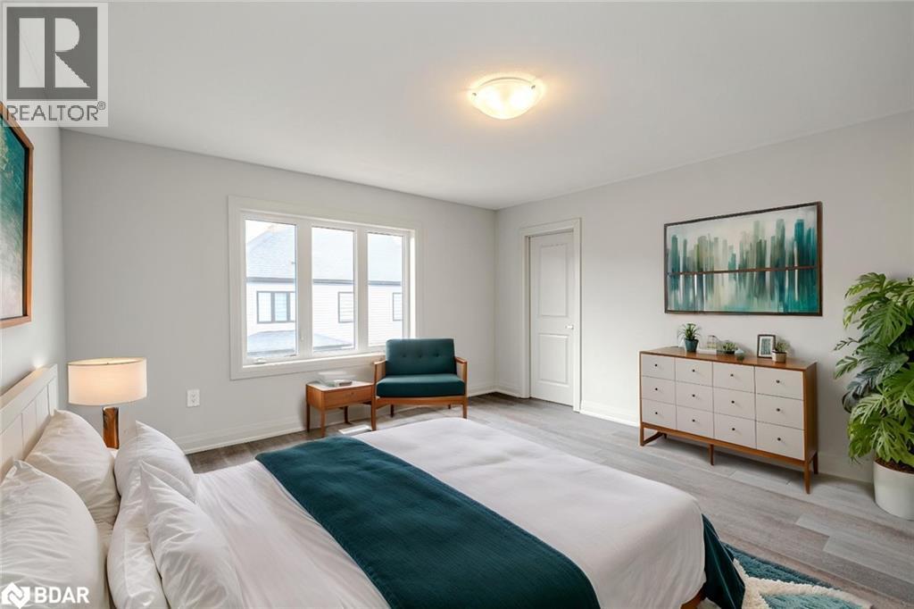 Photo 7 of 25 Amsterdam Drive, Barrie ON