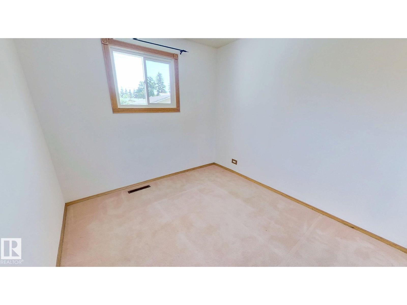Photo 3 of 5211 51 St, Redwater AB