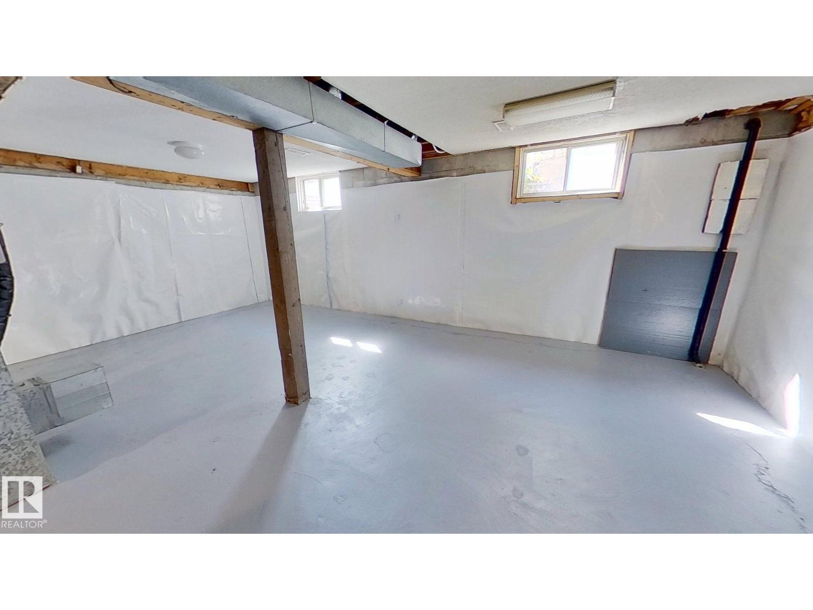 Photo 14 of 5211 51 St, Redwater AB