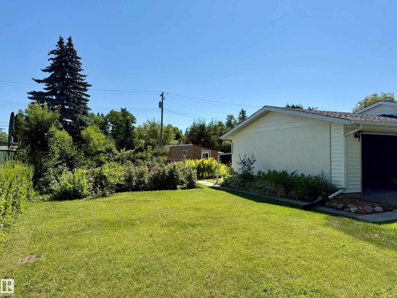 Photo 7 of 5211 51 St, Redwater AB