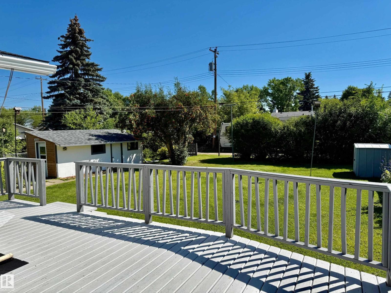 Photo 18 of 5211 51 St, Redwater AB
