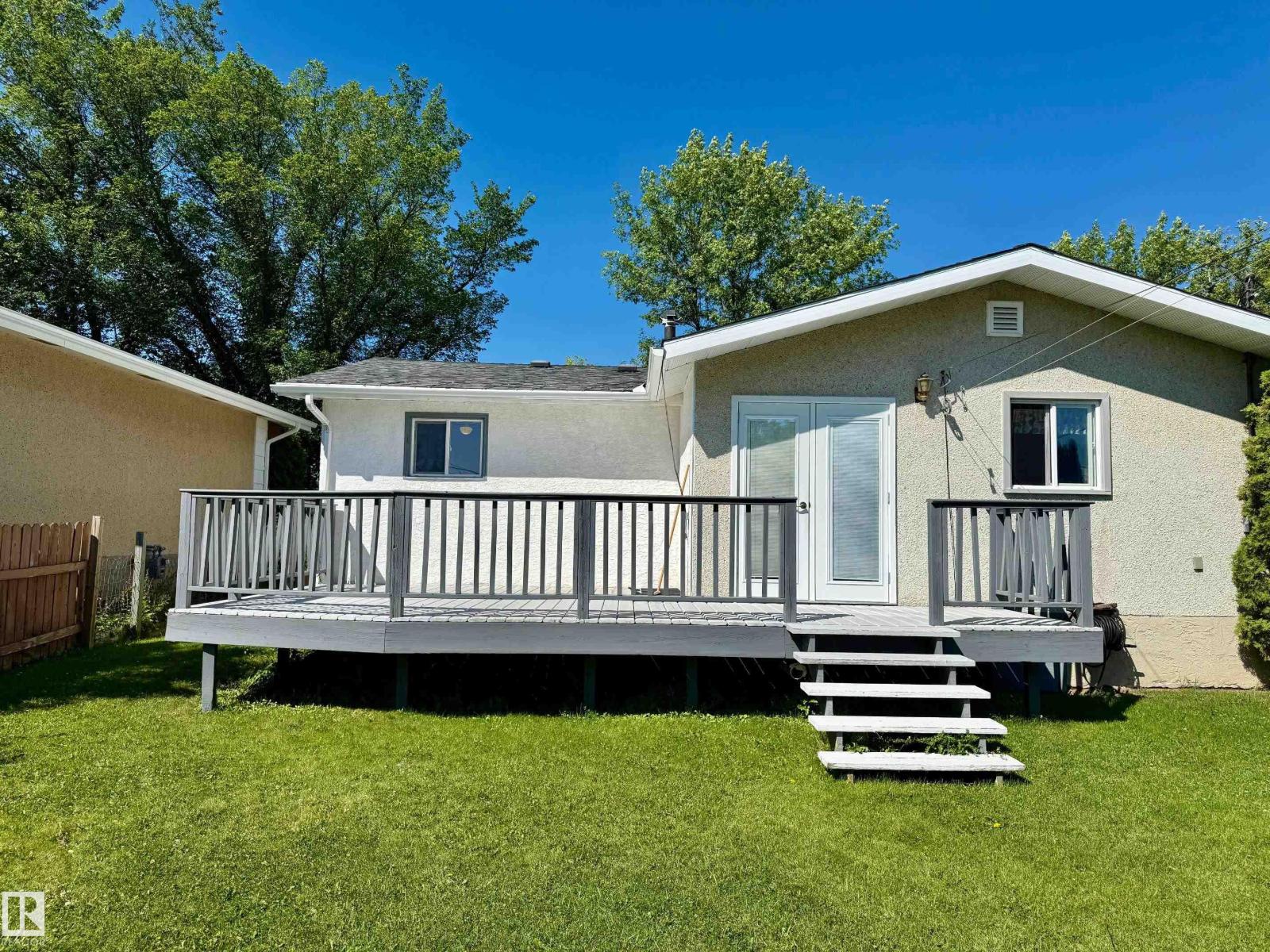 Photo 8 of 5211 51 St, Redwater AB