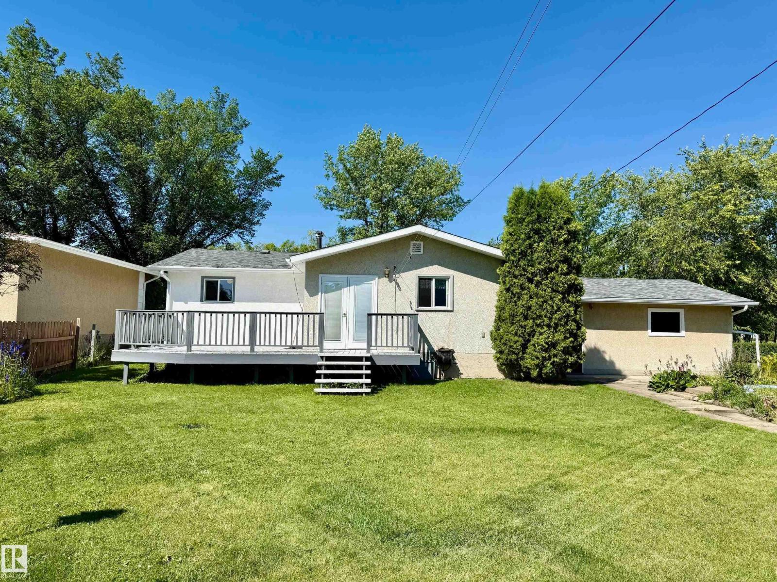 Photo 9 of 5211 51 St, Redwater AB