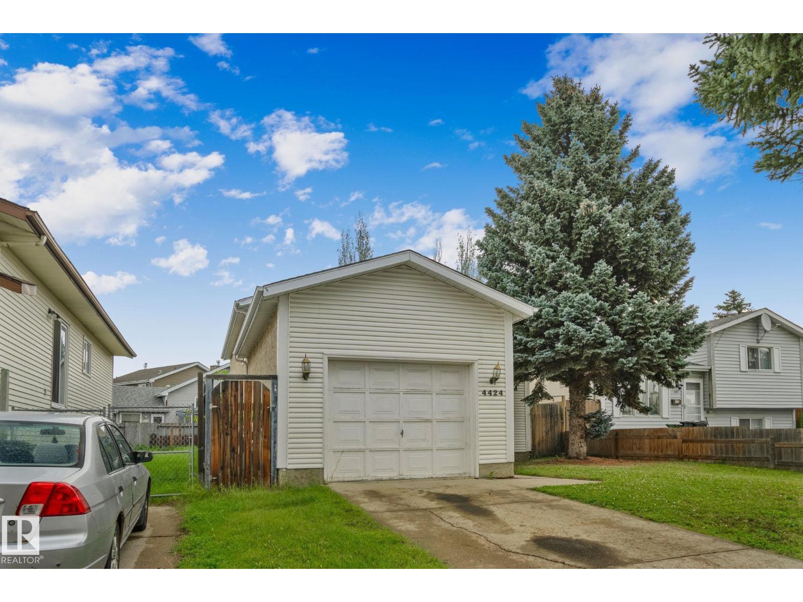 Photo 27 of 4424 32 A Av Nw, Edmonton AB