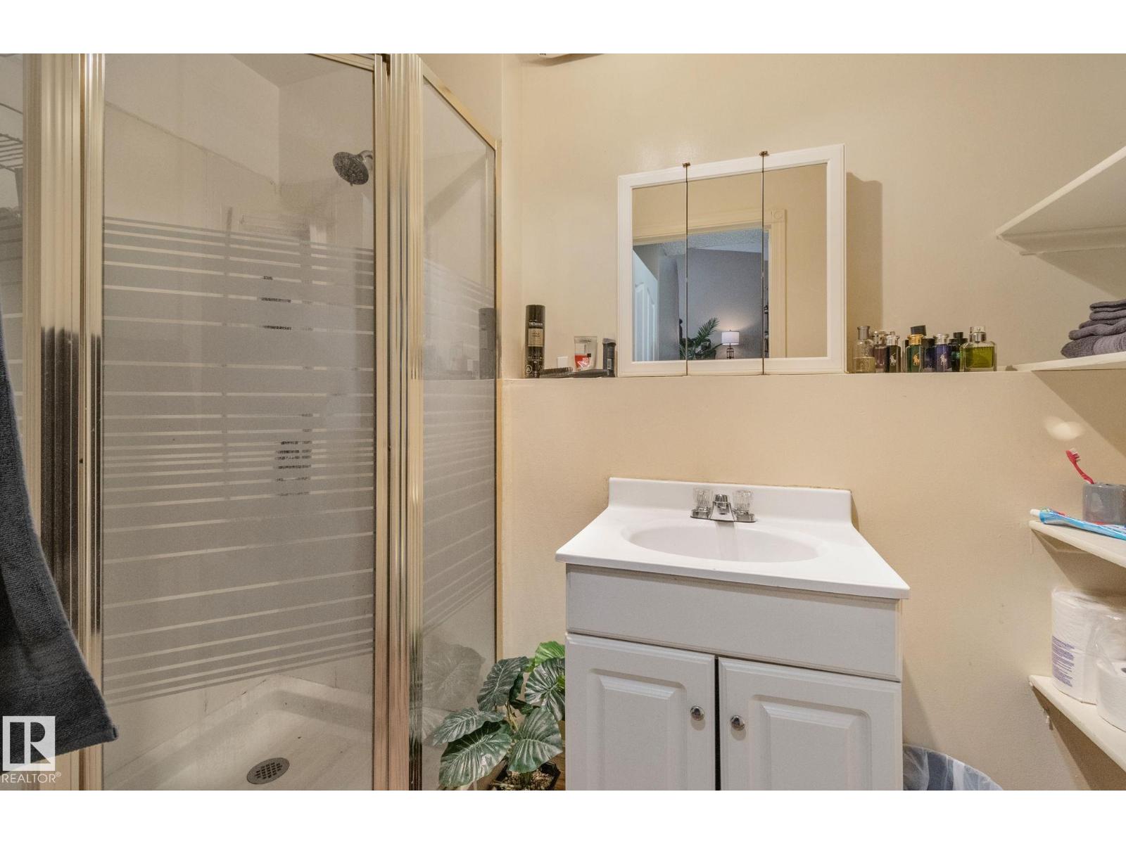 Photo 12 of 4424 32 A Av Nw, Edmonton AB