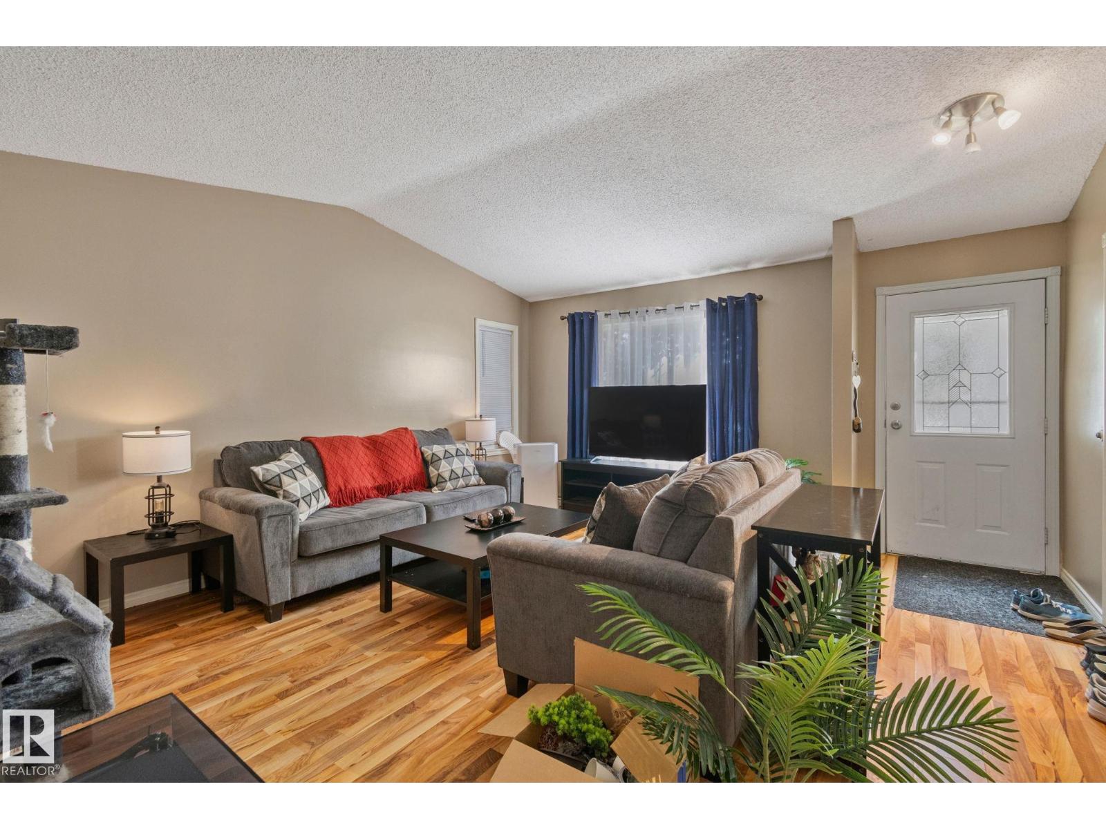 Photo 21 of 4424 32 A Av Nw, Edmonton AB
