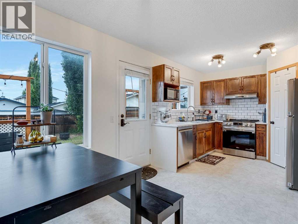 Single Family House for Sale in  Bridleridge Gardens SW Bridlewood Calgary 