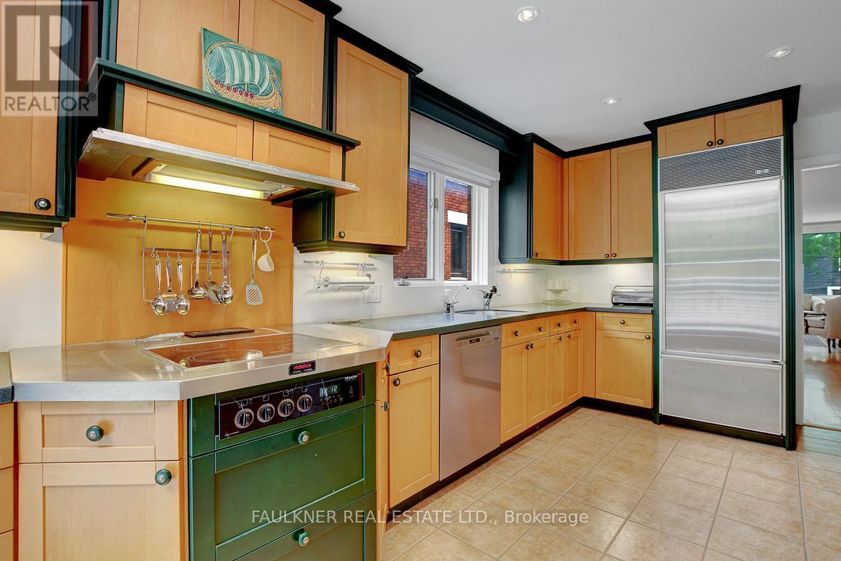 Photo 7 of 13 A Windsor Avenue, Ottawa ON