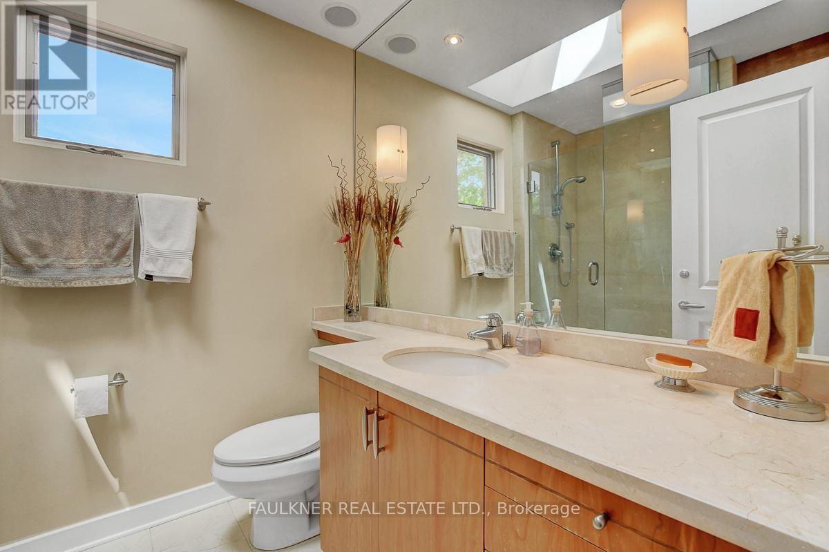Photo 3 of 13 A Windsor Avenue, Ottawa ON