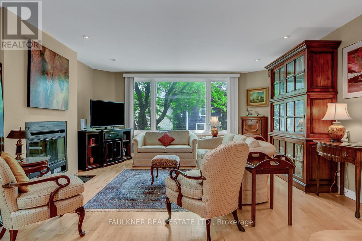 Photo 4 of 13 A Windsor Avenue, Ottawa ON