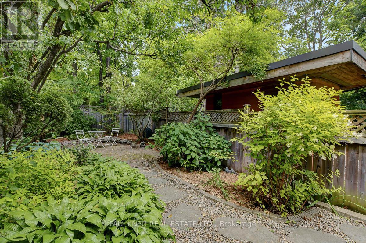 Photo 10 of 13 A Windsor Avenue, Ottawa ON
