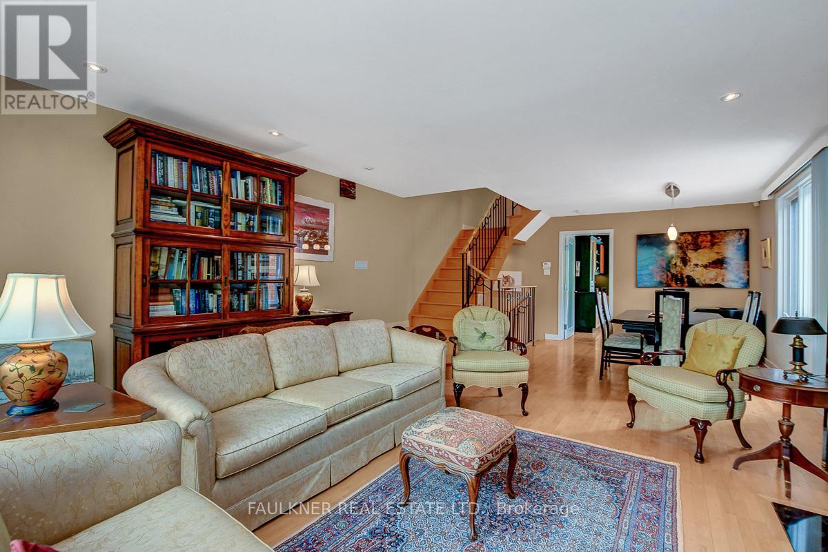 Photo 5 of 13 A Windsor Avenue, Ottawa ON