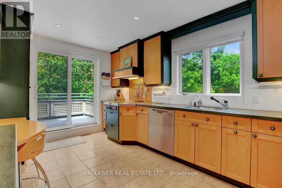 Photo 6 of 13 A Windsor Avenue, Ottawa ON