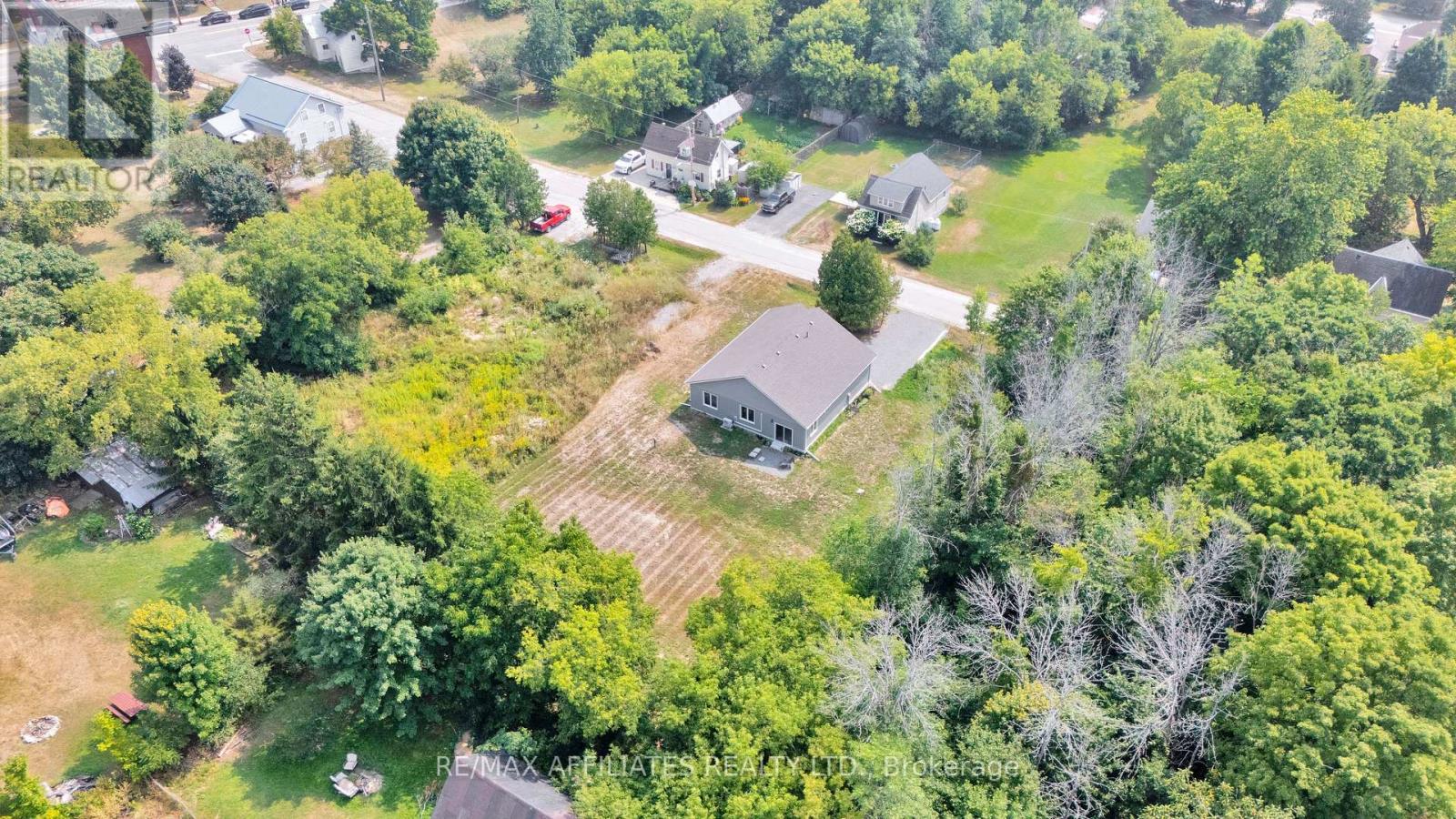 Photo 32 of 8 Simcoe Street, Rideau Lakes ON