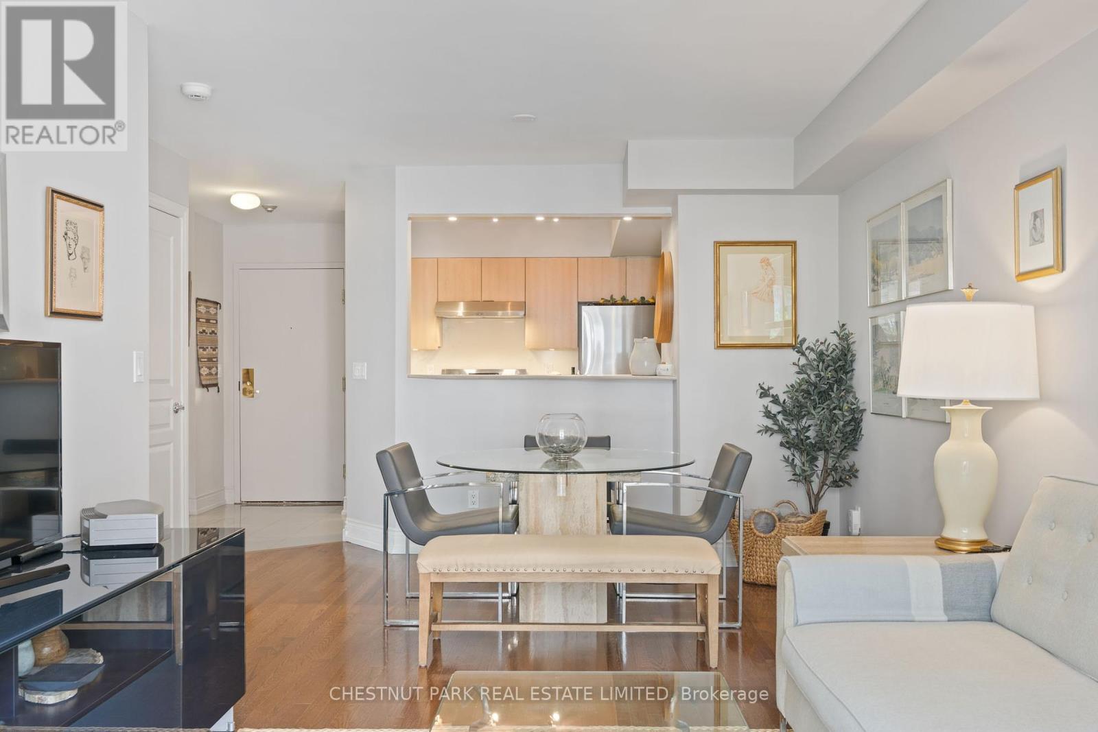 Photo 23 of 308 1 Balmoral Avenue, Toronto ON