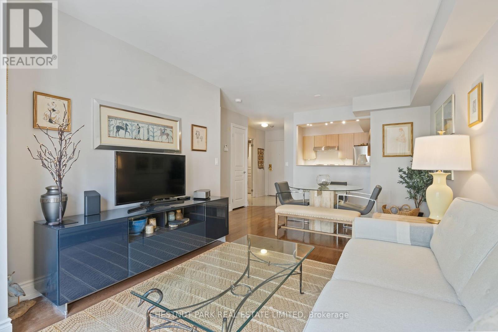 Photo 24 of 308 1 Balmoral Avenue, Toronto ON
