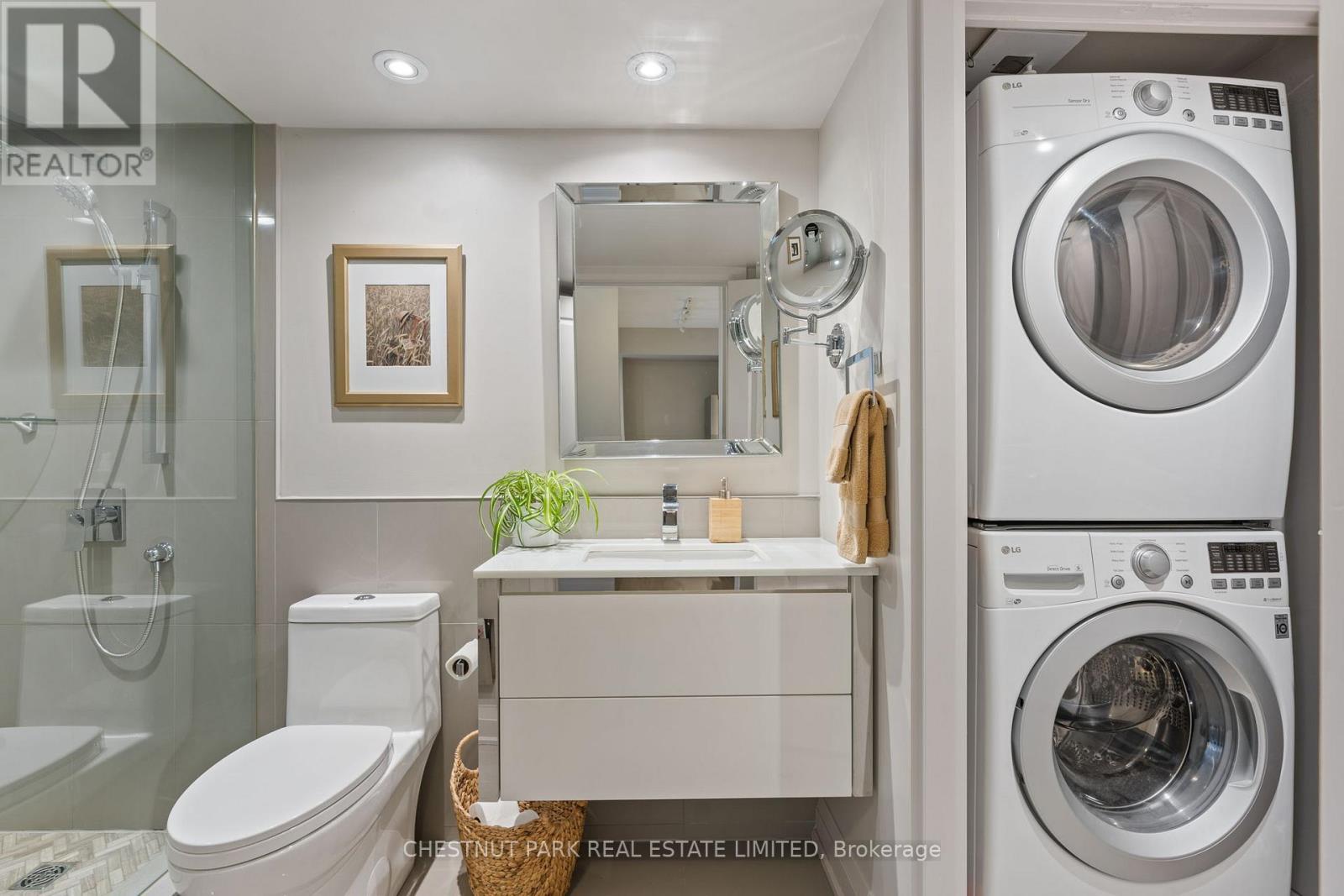 Photo 29 of 308 1 Balmoral Avenue, Toronto ON