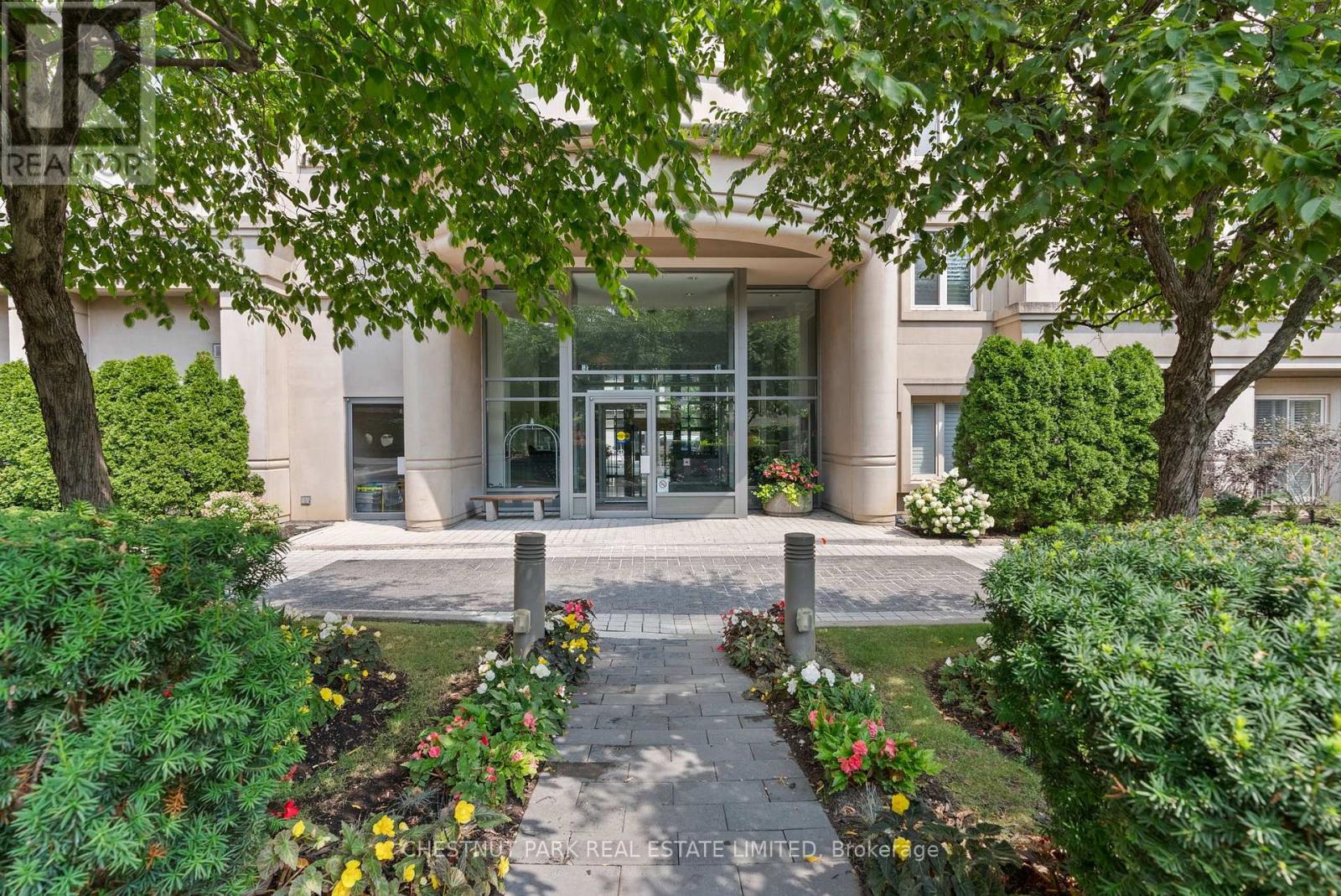 Photo 3 of 308 1 Balmoral Avenue, Toronto ON