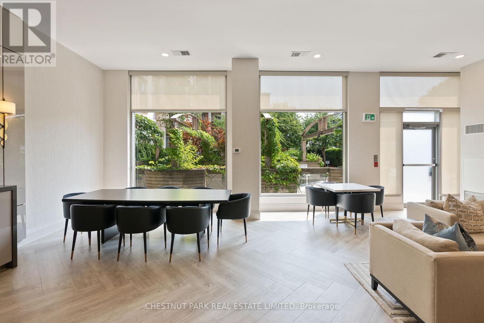 Photo 8 of 308 1 Balmoral Avenue, Toronto ON