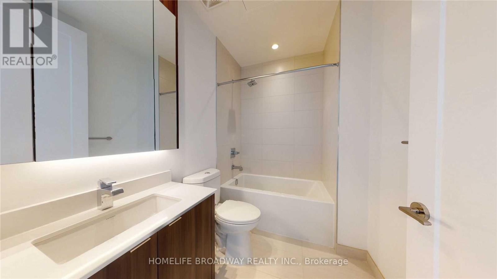 Photo 7 of Sph 31 1 Edgewater Drive, Toronto ON