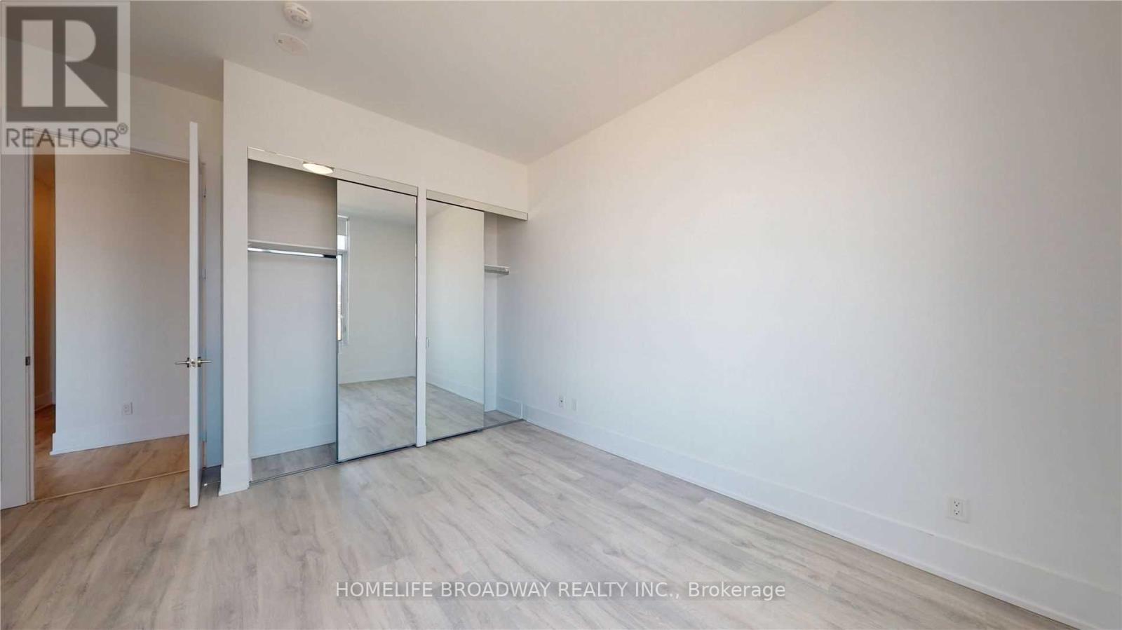 Photo 2 of Sph 31 1 Edgewater Drive, Toronto ON