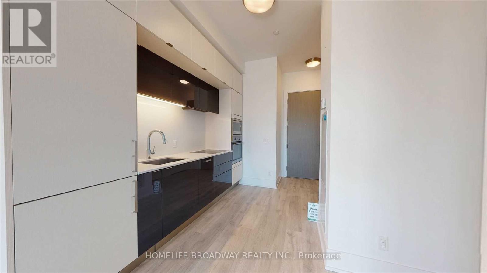 Photo 5 of Sph 31 1 Edgewater Drive, Toronto ON