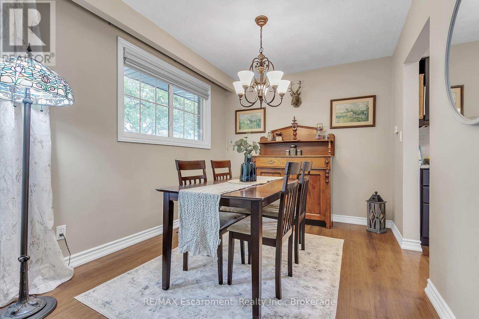 Photo 10 of 2410 Tait Avenue, Burlington ON