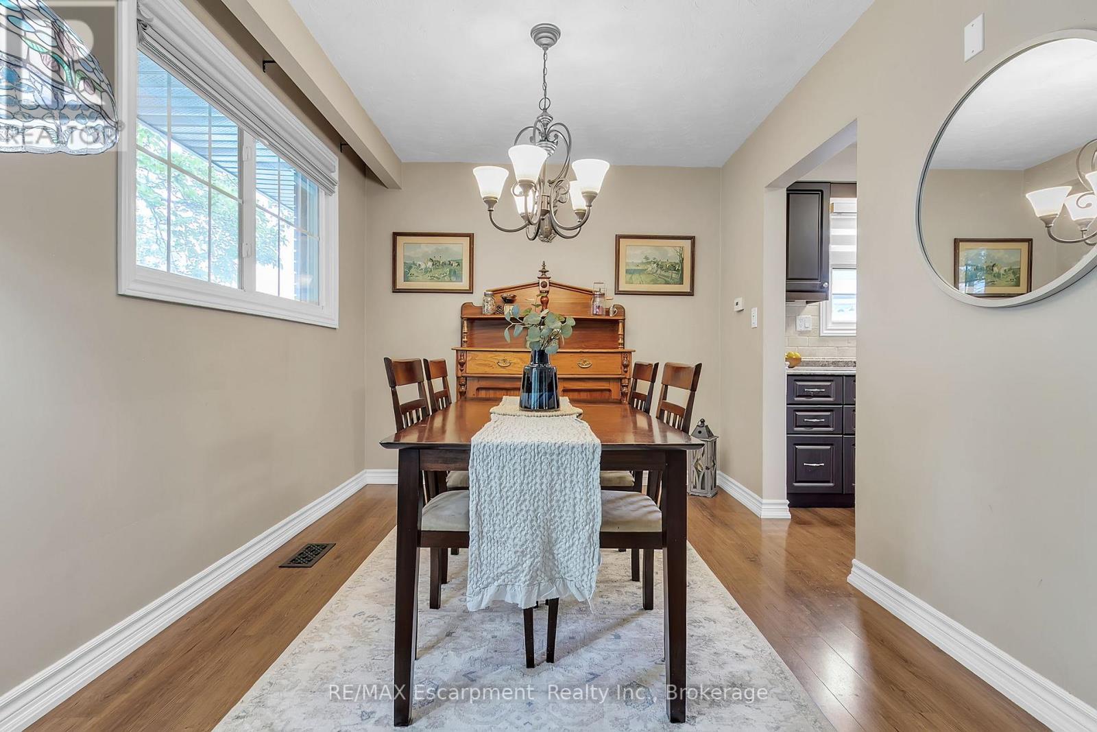 Photo 11 of 2410 Tait Avenue, Burlington ON
