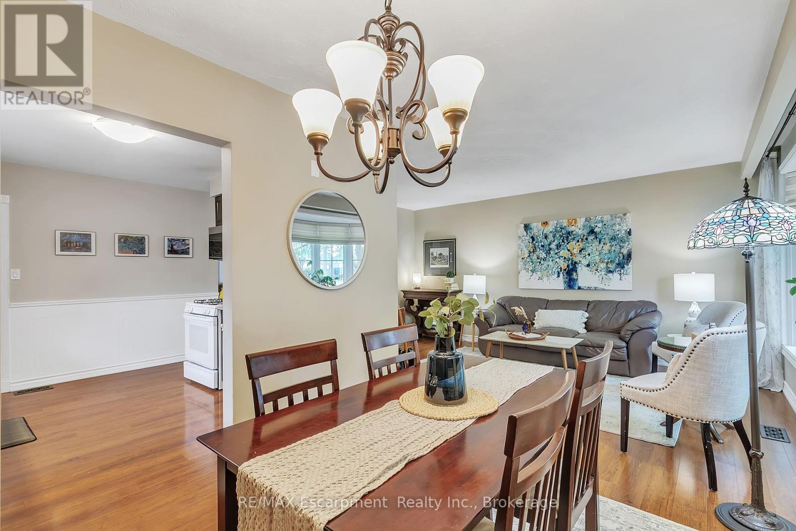 Photo 12 of 2410 Tait Avenue, Burlington ON