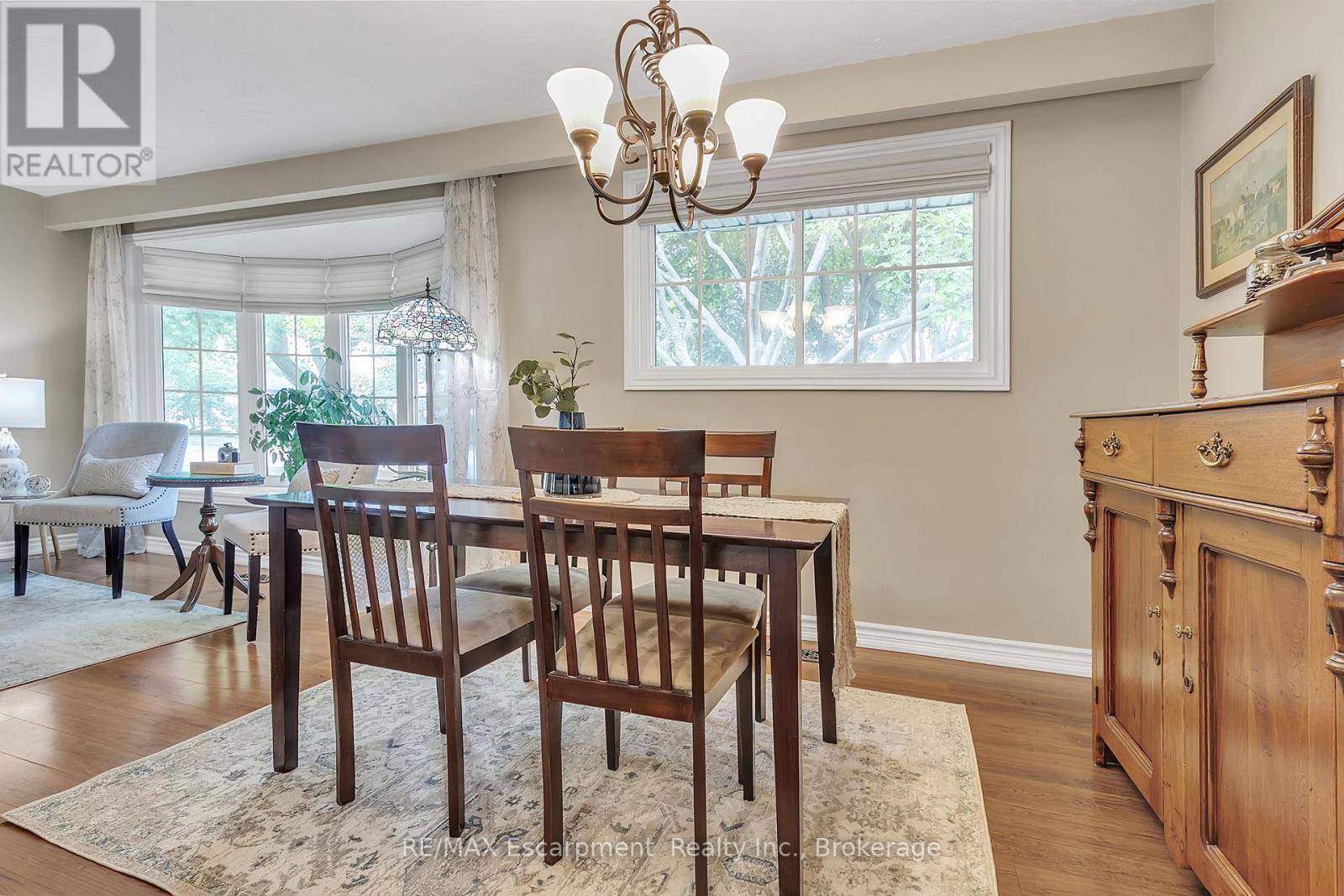 Photo 13 of 2410 Tait Avenue, Burlington ON